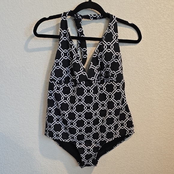 Catalina Black and White Patterned Swimsuit 1X - Picture 1 of 3